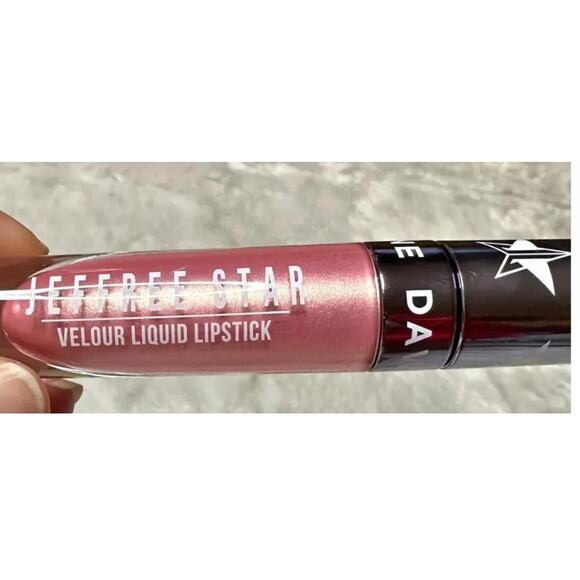 Jeffree Star Velour Liquid Lipstick in the Black box- Ryland - Picture 2 of 5